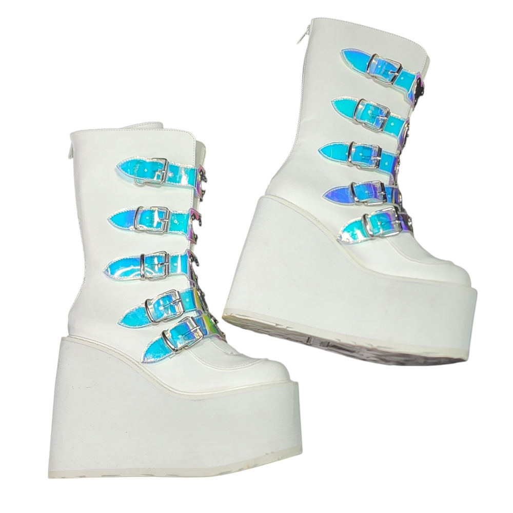 Domonia Cyber Swing 230 5.5" Platform Boots Size 8 White Hologram Heart Strap